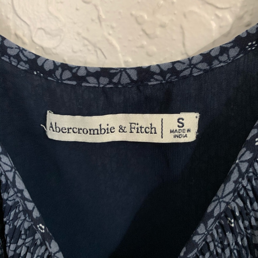 abercrombie & fitch flowy tank - Picture 3 of 3